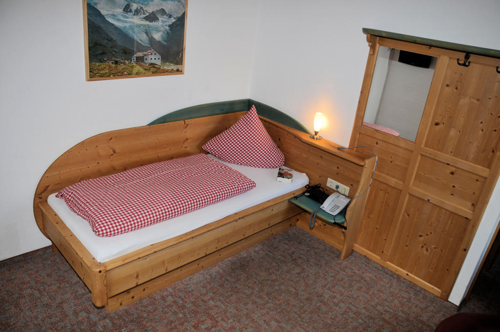 Pension Belvedere Galtür Kamer foto
