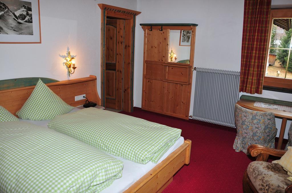 Pension Belvedere Galtür Kamer foto